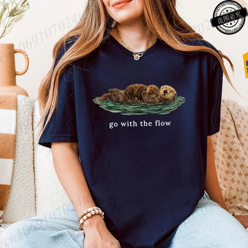 Go with The Flow Shirt,Cute Otter Print Women's T-Shirts,Sea Otter Lover Gift,Vintage Nature Graphic T-shirt,Ocean Life Tees